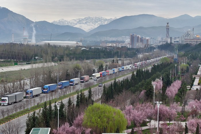 Кумаки башардӯстона ба мардуми Эрон