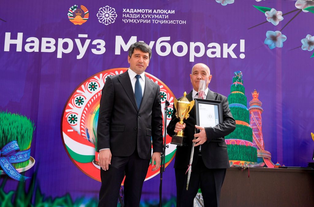 ТАҶЛИЛИ ҶАШНИ НАВРӮЗ ДАР ХАДАМОТИ АЛОҚА