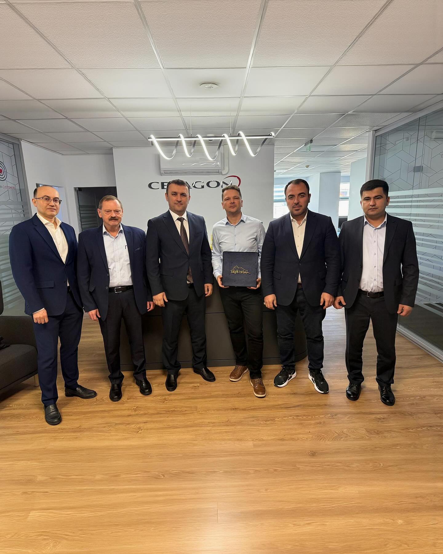 Ҳамкориҳои Хадамоти алоқа бо ширкати Ceragon Networks тақвият меёбад